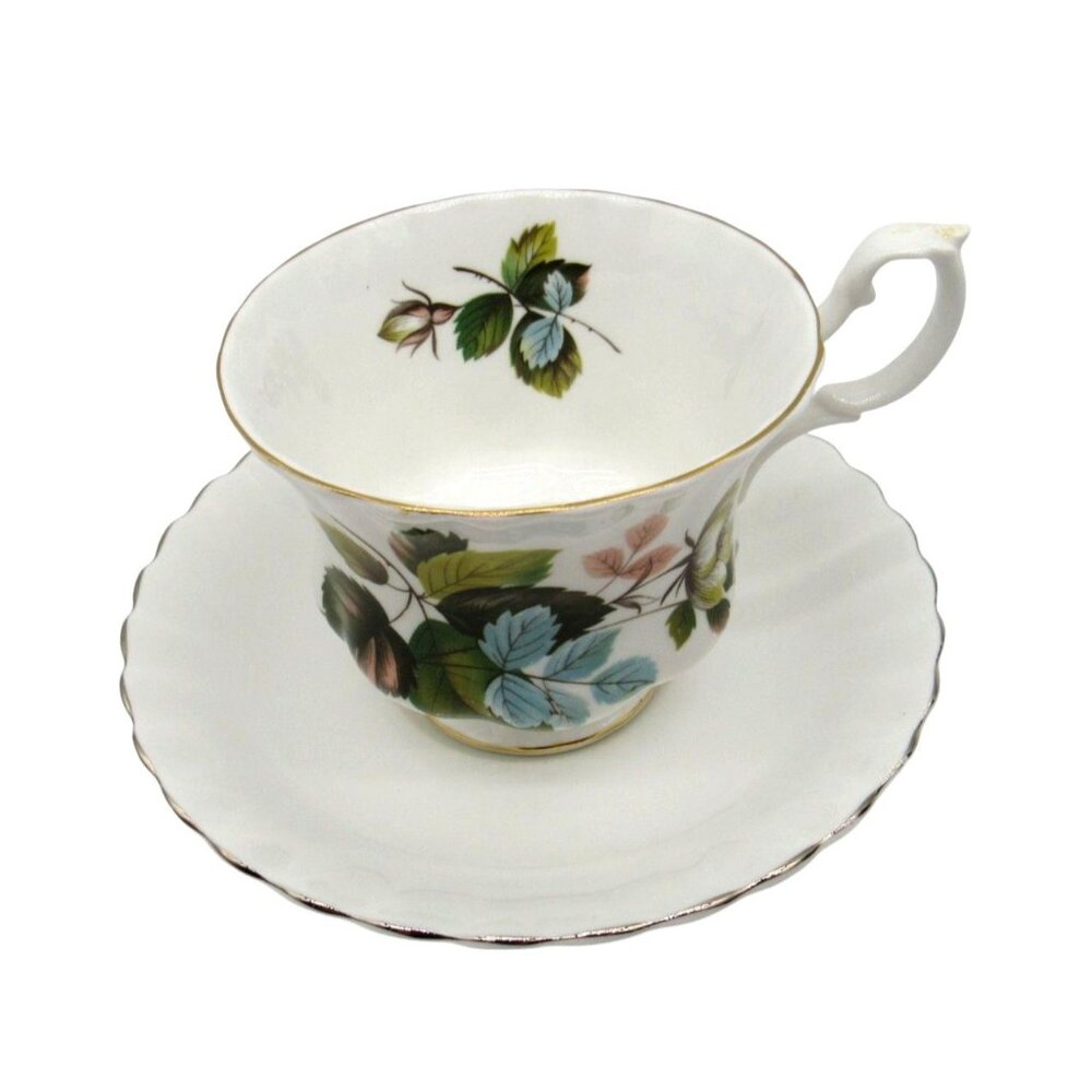 ROYAL ALBERT Chantilly Bone China Teacup And Saucer Leaf Pattern England Vintage